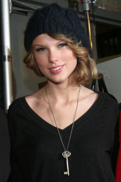 Taylor Swift key necklace