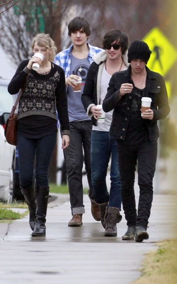 Taylor Swift in Jeans and Sweater