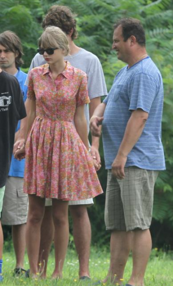Taylor Swift's peach floral dress