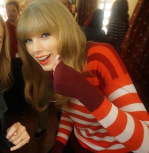 Taylor Swift's Marc Jacobs sweater