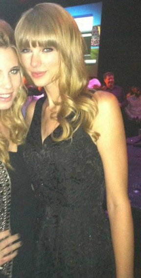 Taylor Swift's black lace dress at a One Direction party