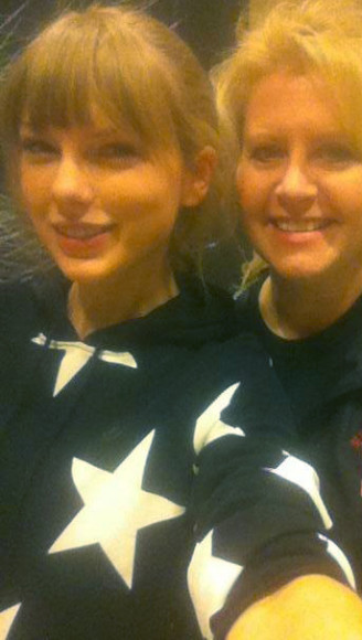 Taylor Swift's black and white star hoodie