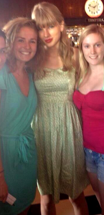 Taylor Swift's green printed ModCloth dress