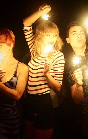 Taylor Swift's July 4th striped tee